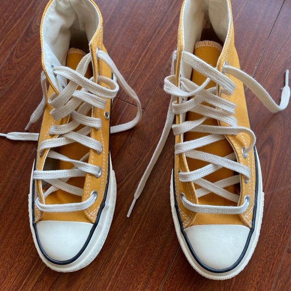All star high top yellow sneakers - Picture 2 of 4